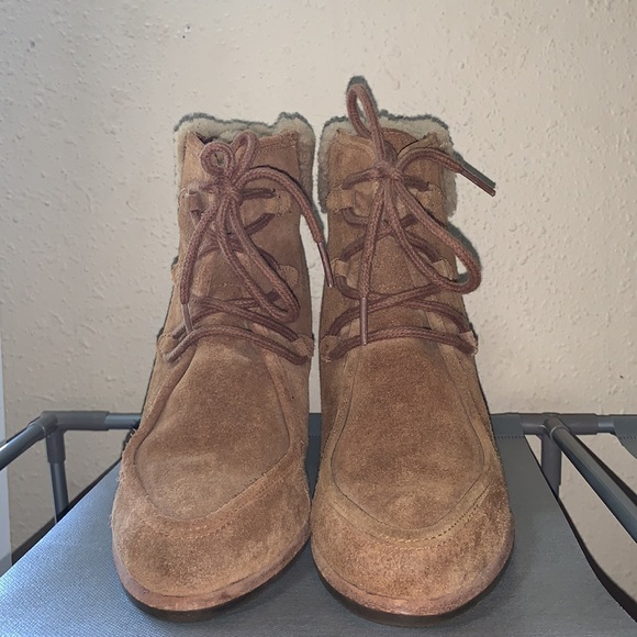 UGG Analise Boot - Picture 2 of 6